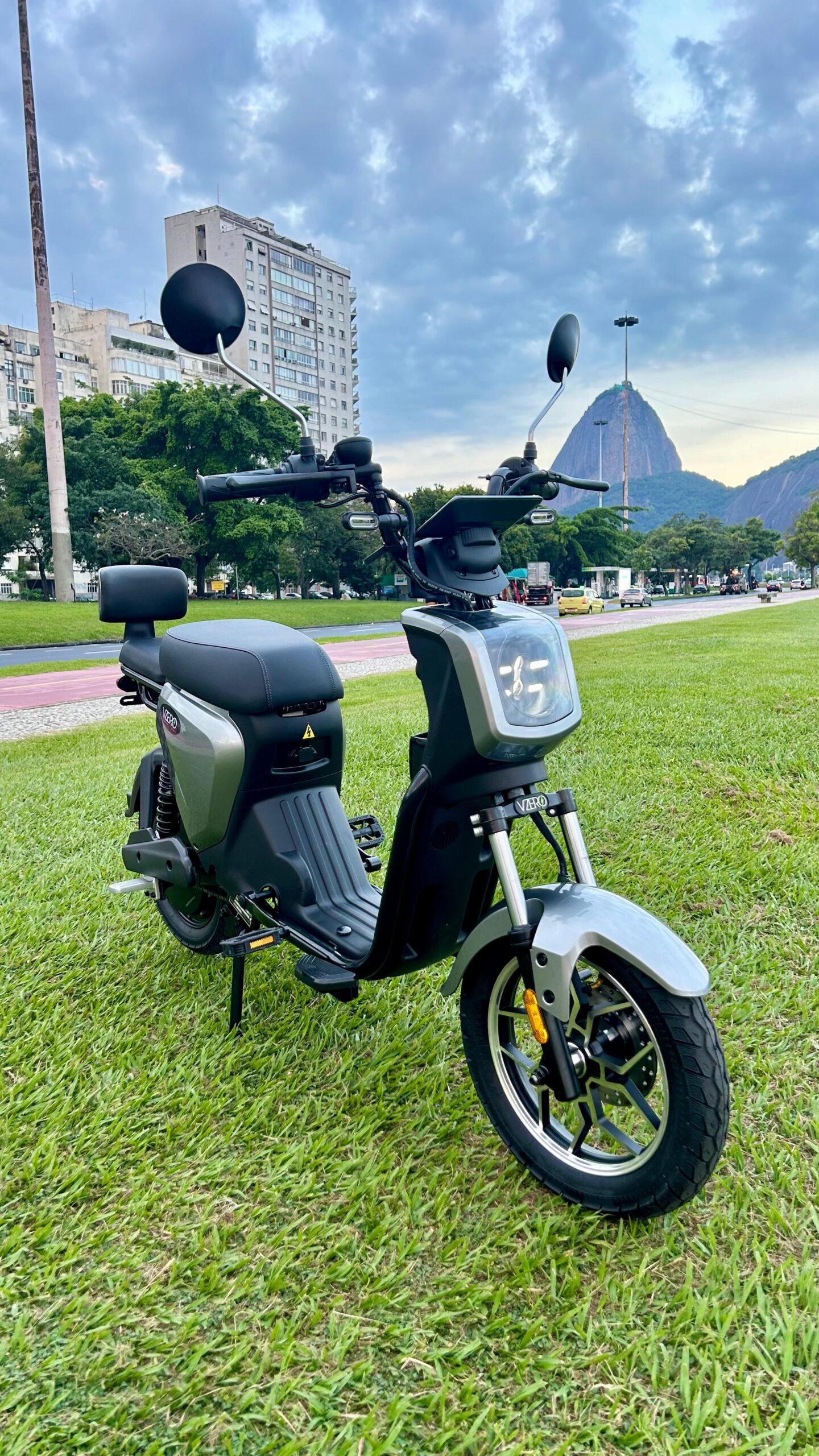 Inova 1000W Prata seminova